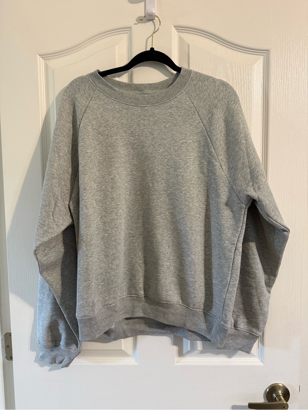 Gap Classic women’s Gray Crewneck Sweatshirt NWT